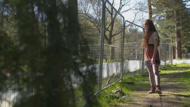 go to Waldschützer: Connie kämpft gegen das Fracking